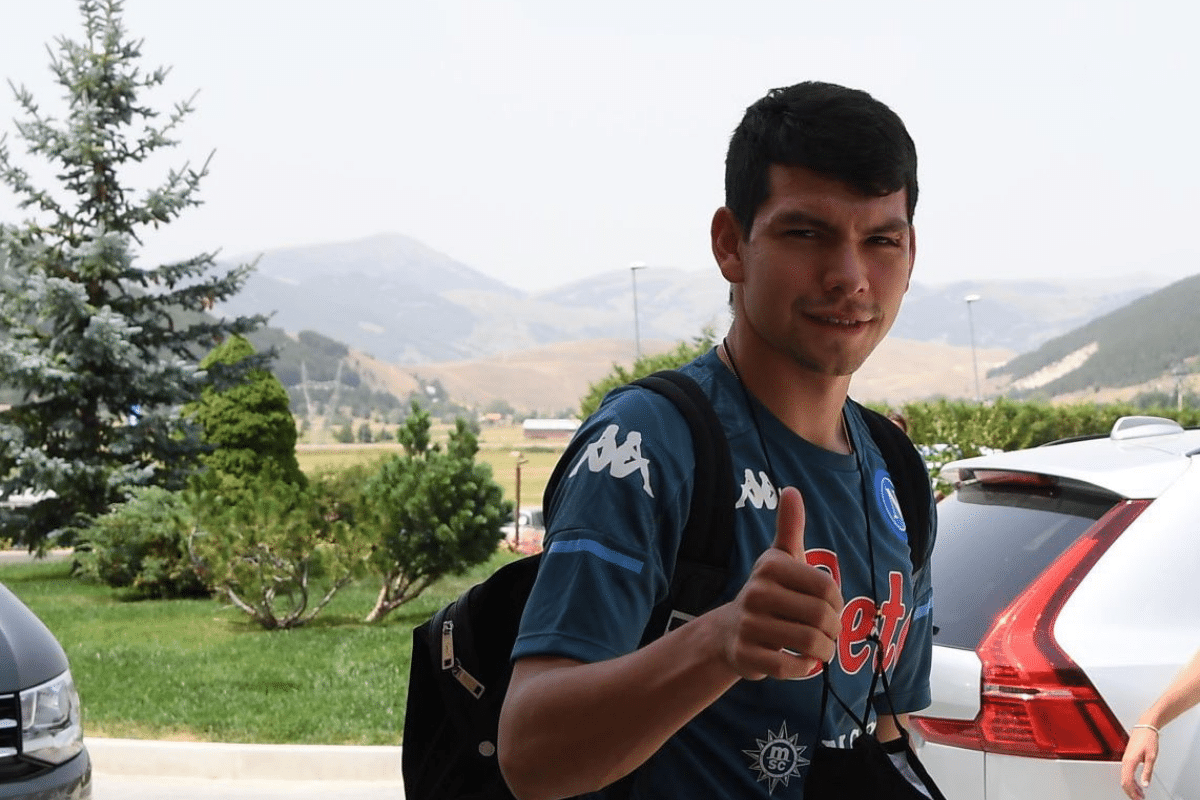 Chucky Lozano regresa a Nápoles, pero no podrá jugar por tres semanas