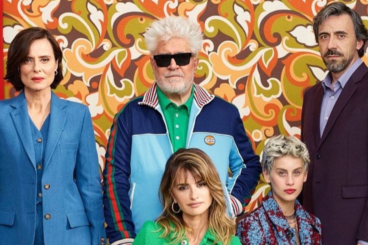 En palabras de Almodóvar: " la película gira alrededor de la vida de de dos mujeres que dan a luz el mismo día y que tienen trayectorias paralelas"