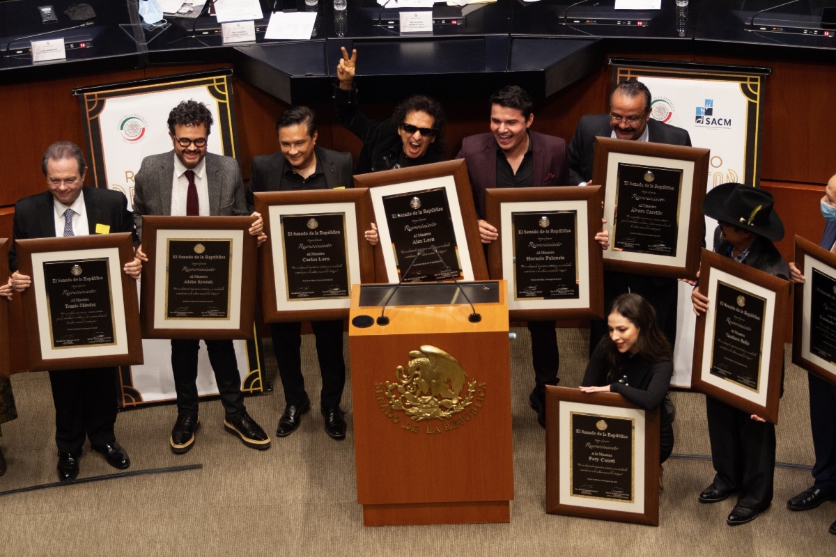 Llegaron íconos de la música como el cantautor Alex Lora