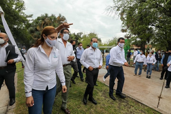 el gobernador Martín Orozco Sandoval encabezó los trabajos de rehabilitación y limpieza de la unidad deportiva que se ubica en las inmediaciones del Estadio Victoria y el parque de béisbol Romo Chávez