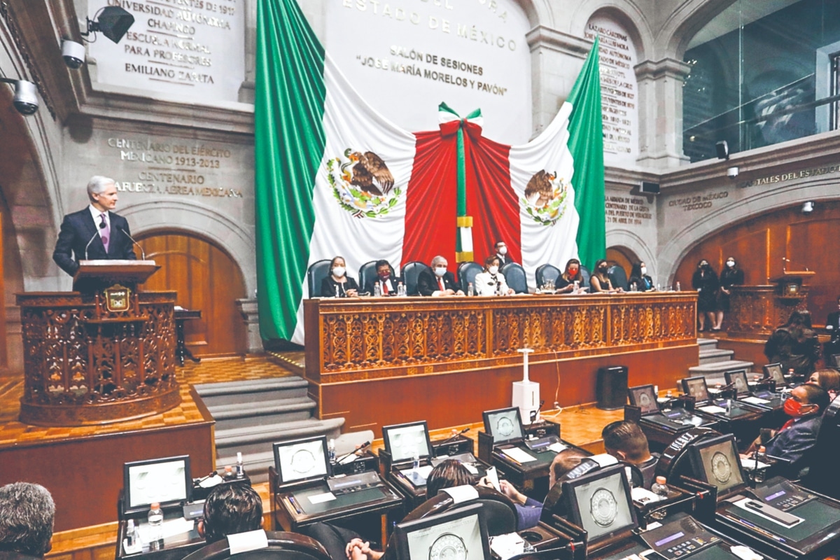 Al asistir a la instalación de la LXI Legislatura estatal, Del Mazo dijo que es momento de unir esfuerzos a favor de la igualdad de las mujeres y la inclusión de jóvenes