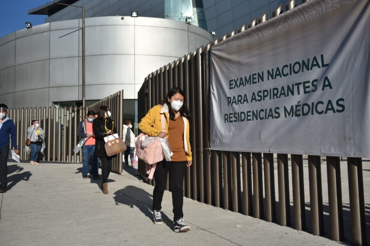 Inician examen para 30 mil plaza de especialidades médicas