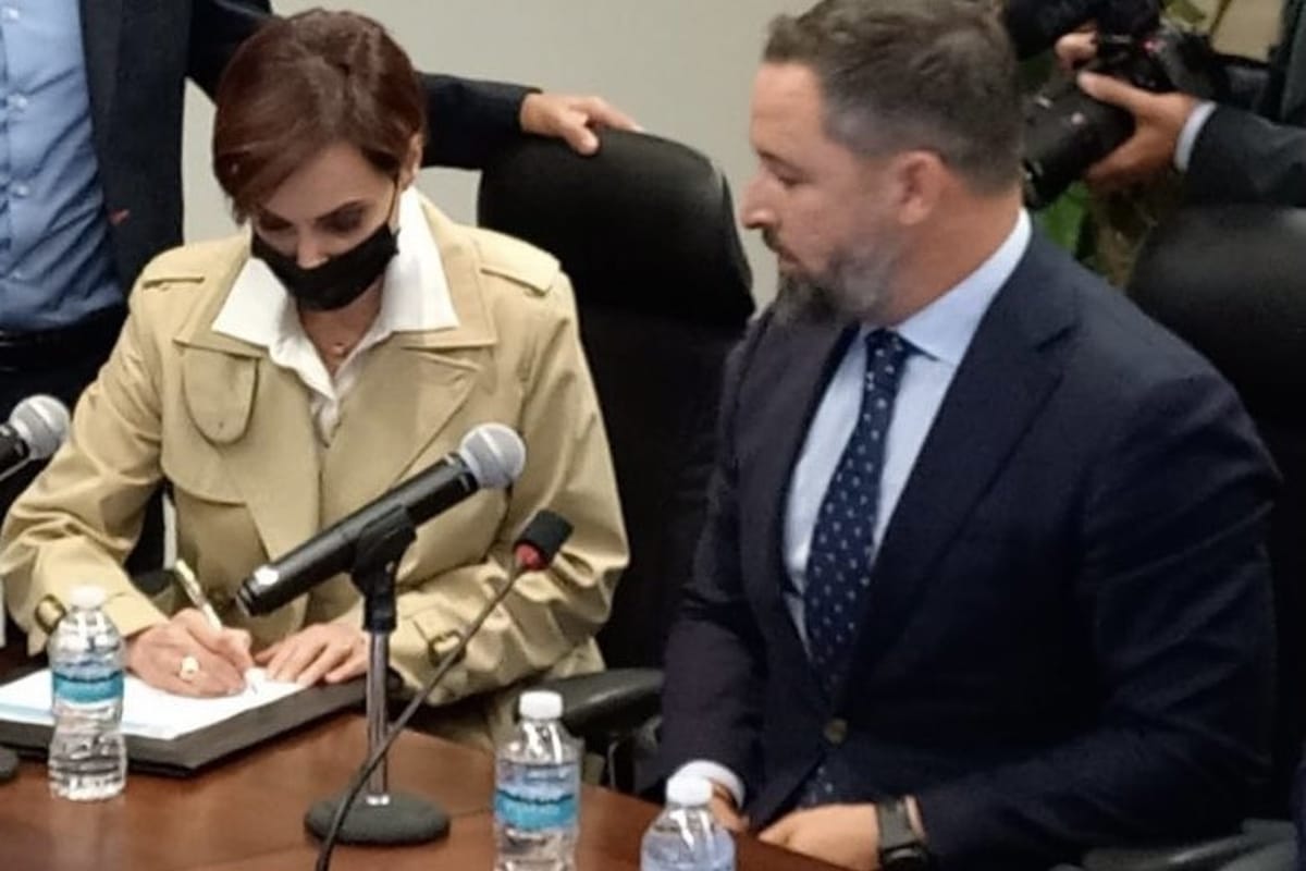 La senadora del PAN compartió una imagen junto al político Santiago Abascal