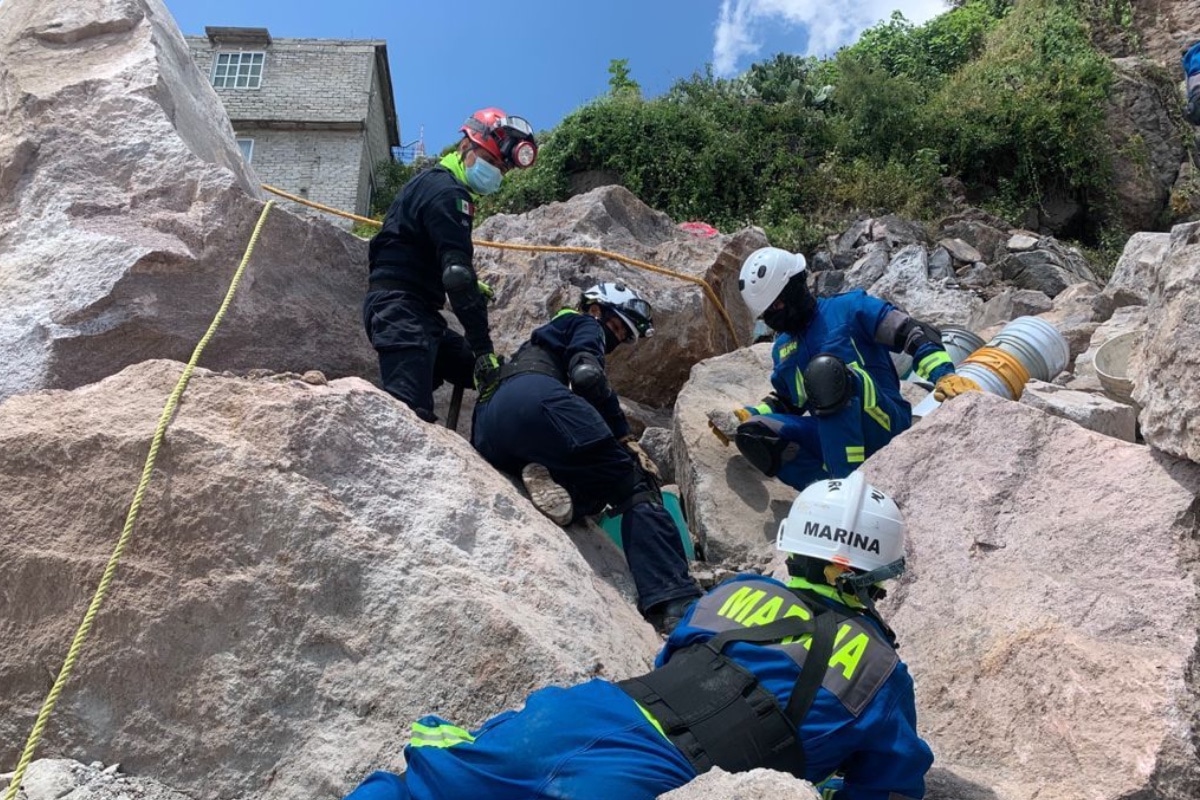 La Marina en labores de rescate en Tlalnepantla