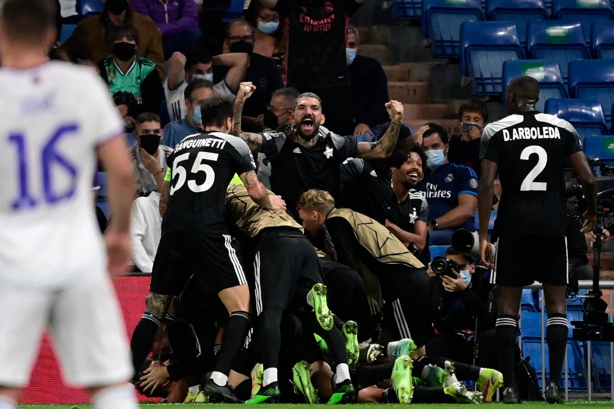 Foto: @ChampionsLeague | Jugadores del Sheriff Tiraspol celebran el gol de la victoria al 89'.