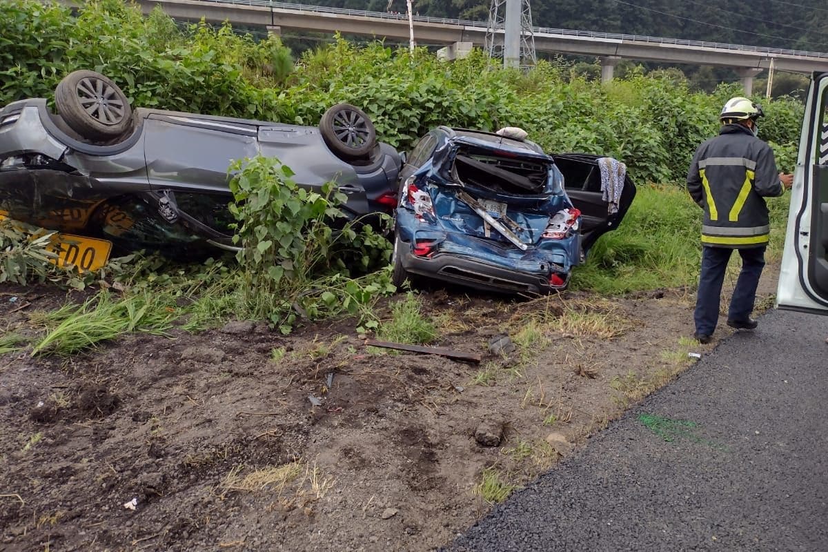 Trailer embiste autos en la México-Toluca