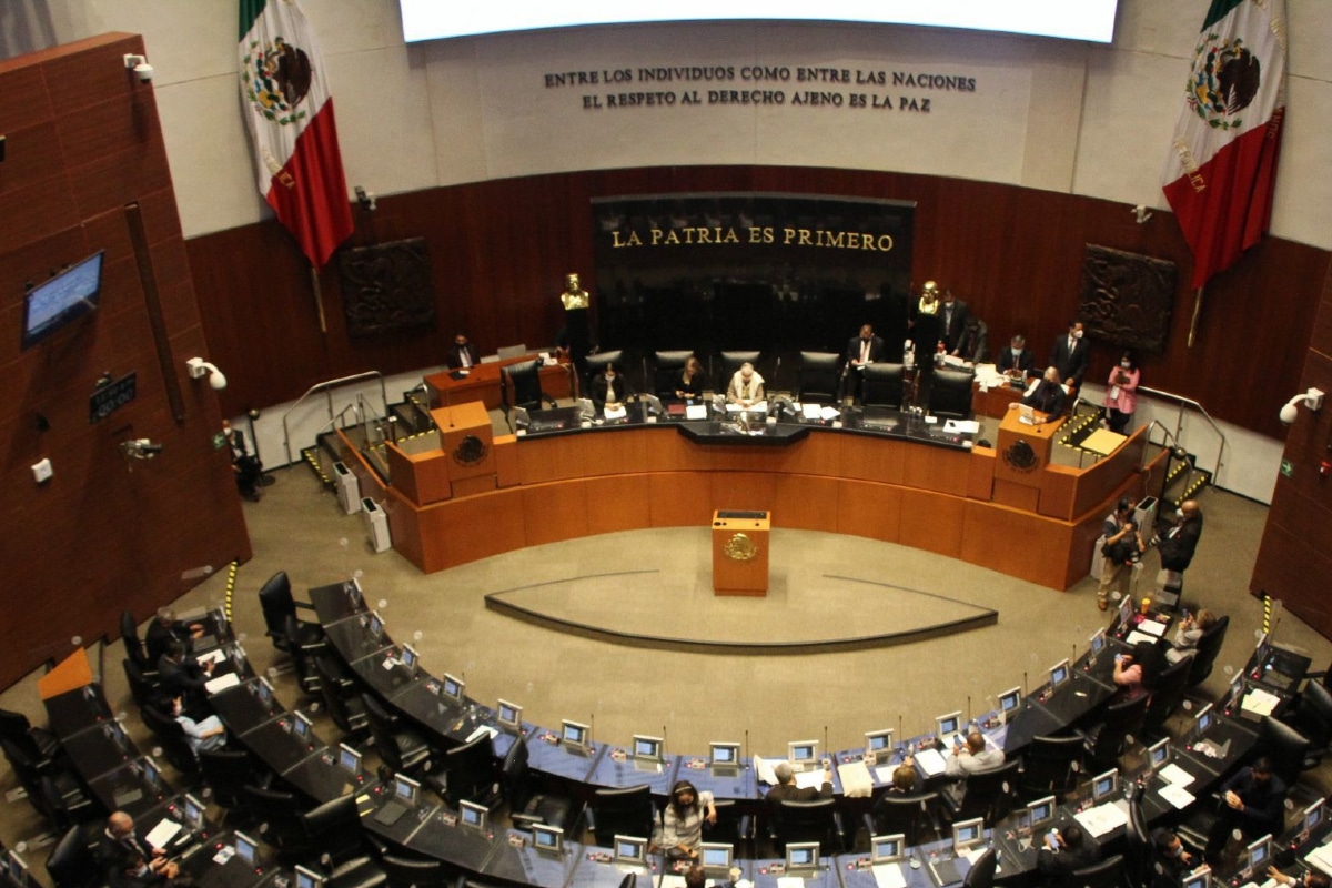 AMLO reconoció a los senadores la aprobación de la Ley de Ingresos.