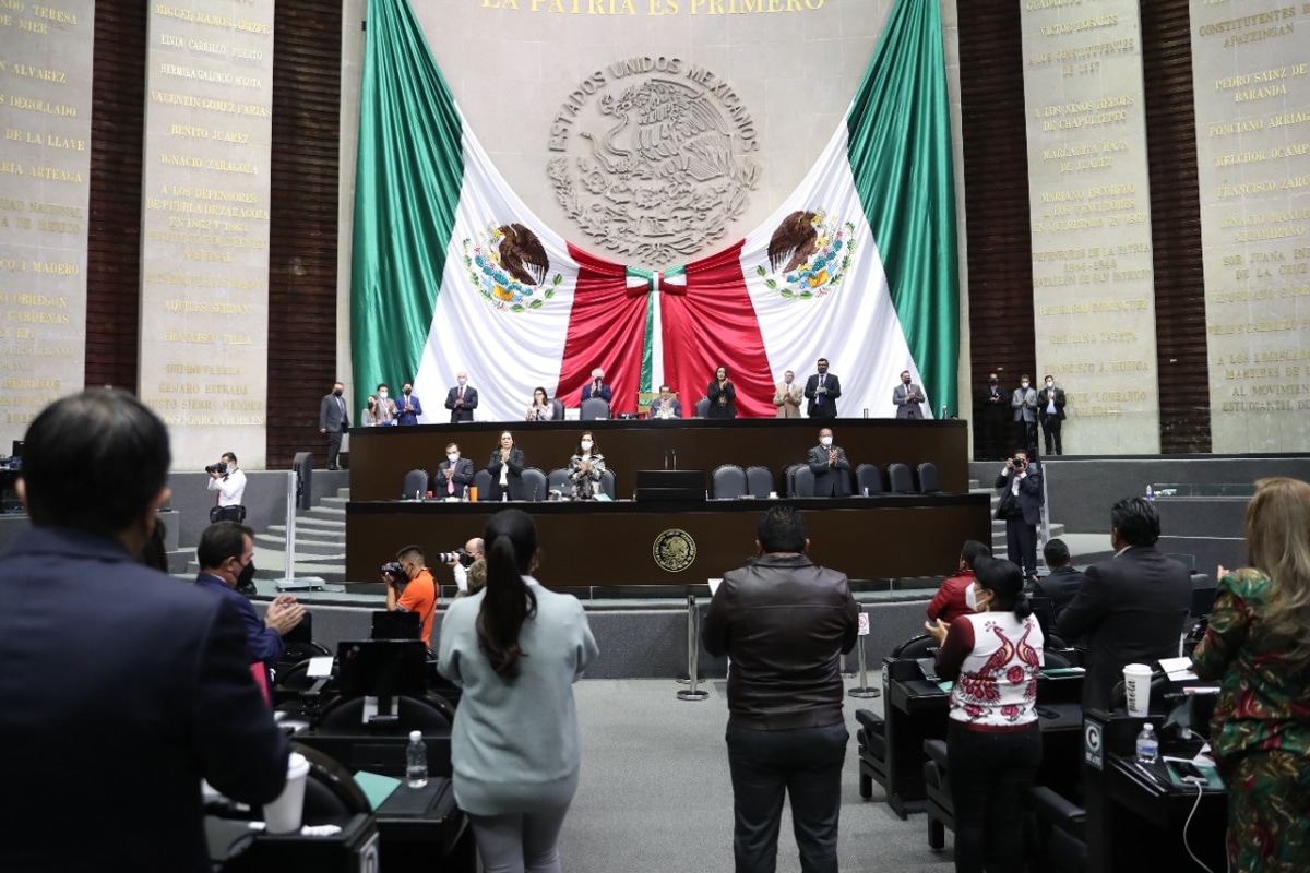 San Lázaro está de receso hasta las 14:00 horas de hoy; diputados seguirán discusión de la miscelánea fiscal.