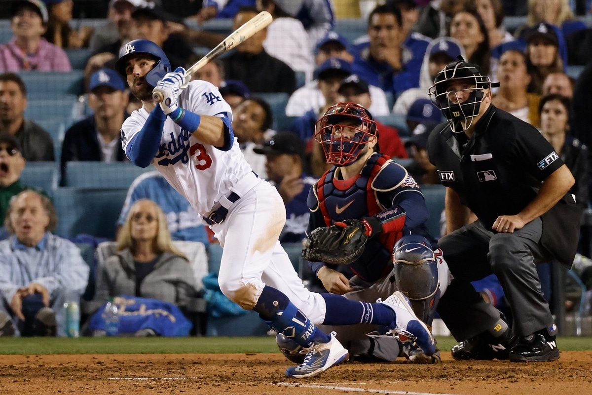 Dodgers se niega a perecer; se pone a un juego de igualar serie ante Braves