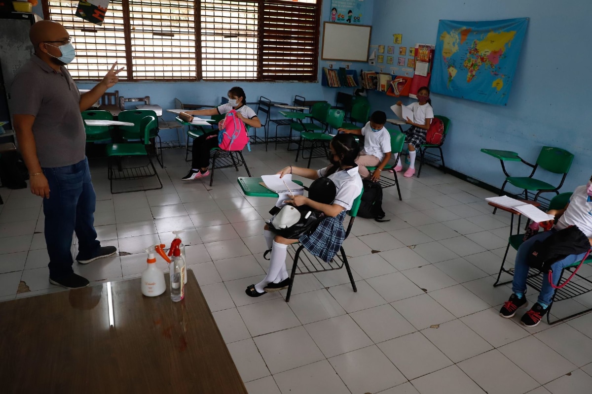 La SSA informó que la reapertura de escuelas no ha representado un aumento de contagios de Covid-19.