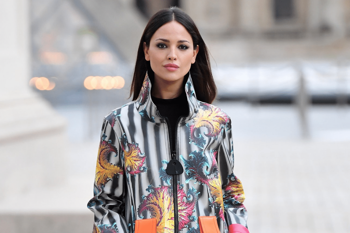 Espectacular lució Eiza González en la Semana de la moda en París