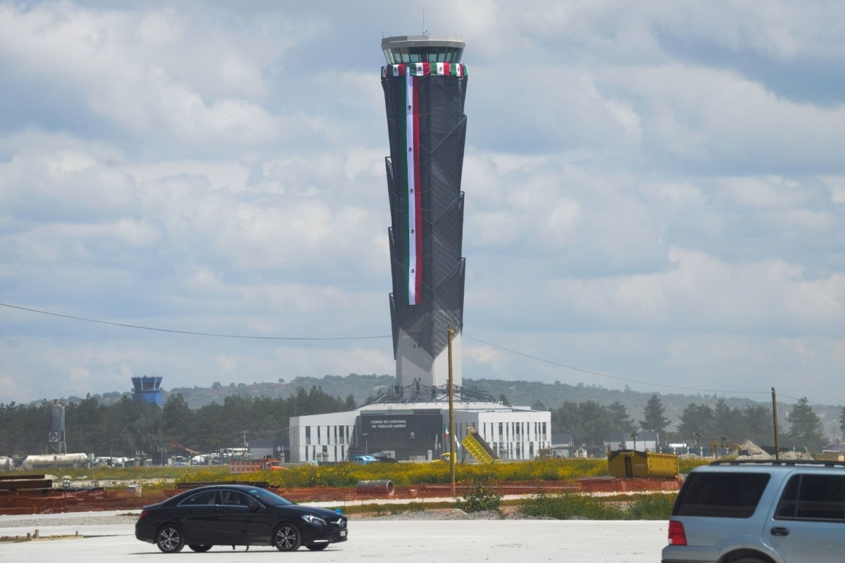 "No fuimos a pasearnos ni fuimos a dar carta de naturaleza ni avalar el aeropuerto; no llegamos en avión o en vehículo aéreo"