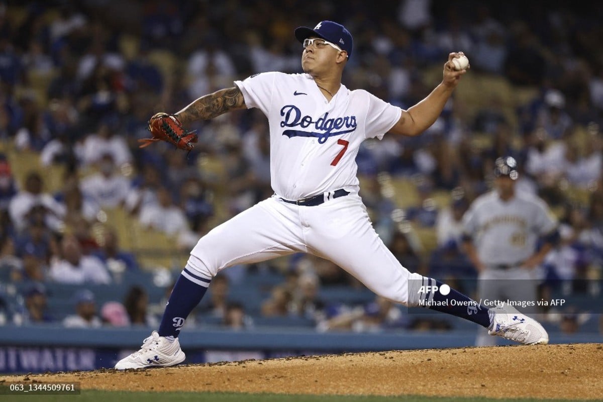 Julio Urias, mexicano más joven en lograr 20 victorias en la MLB