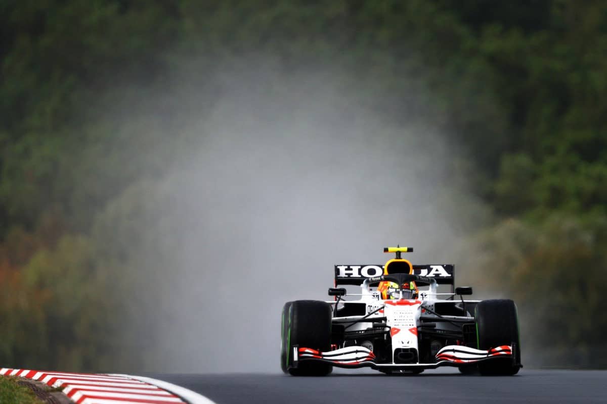 Pese a la lluvia en el Istanbul, Park, Checo tuvo una buena largada.