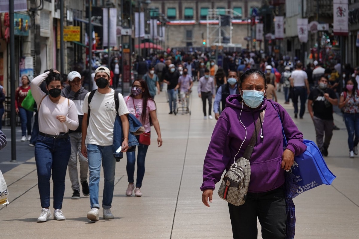 El Gobierno de la CDMX informó que la capital pasará el lunes a semáforo verde.