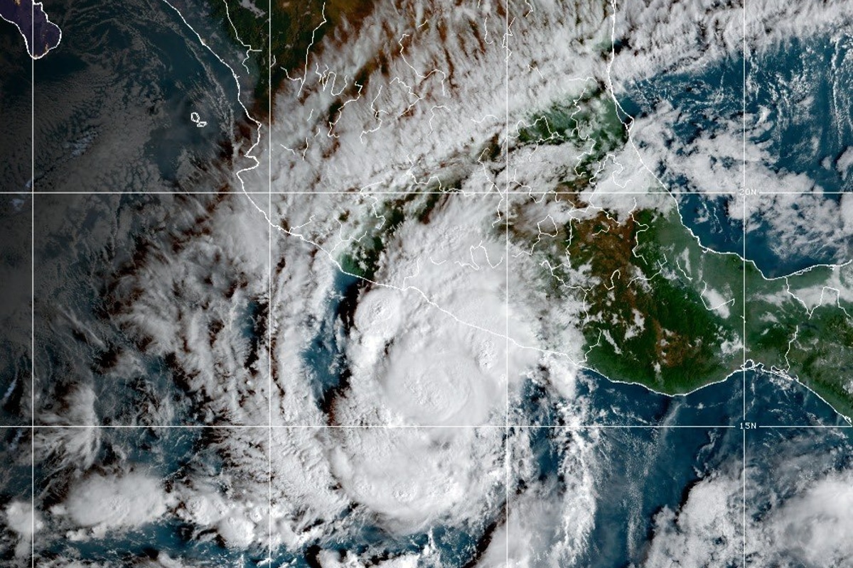 Foto: @CNPC_MX | Debido al avance del huracán Rick se prevén lluvias en regiones de Michoacán, Guerrero, Colima, Jalisco y Oaxaca.