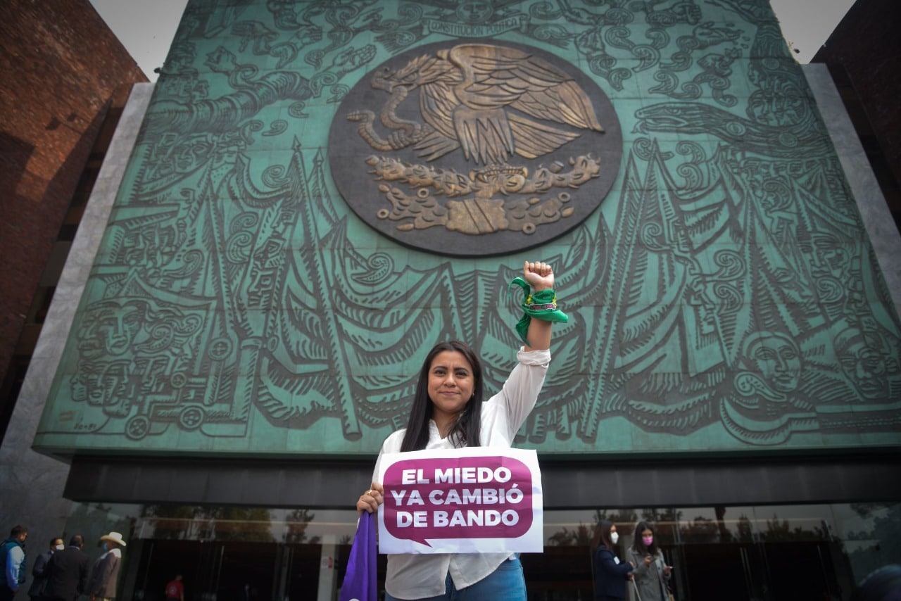 “No utilicen más al feminismo como botín político”: Olimpia Coral