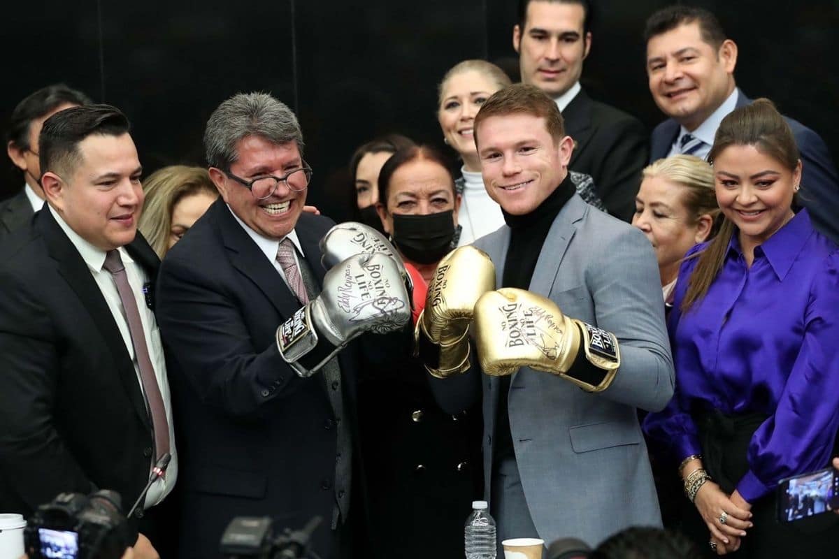 Foto: Especial. | Se causó un gran alboroto luego de que el tetracampeón 'El Canelo' Álvarez visitara el Senado de la República.