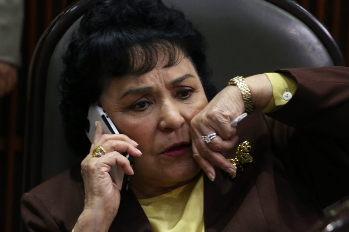 La familia de Carmen Salinas informó que su salud es delicada.