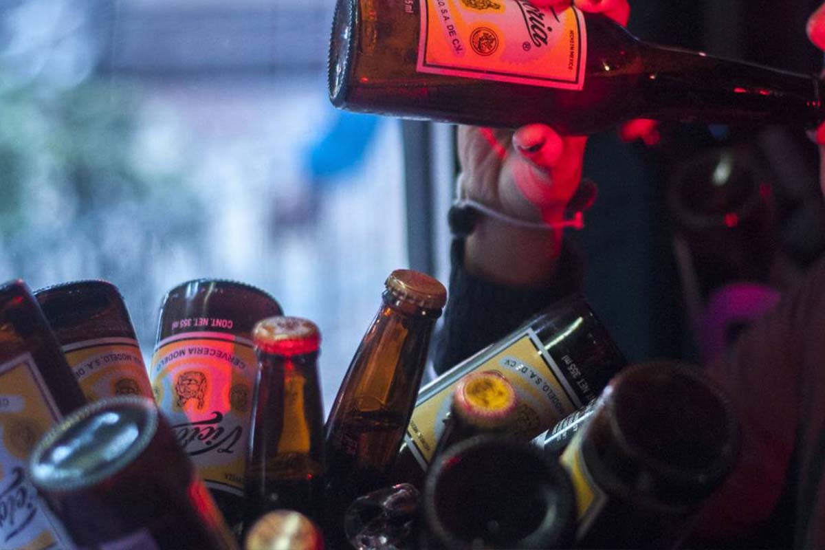 ¿Harto de las crudas? Aquí la primera terapeuta digital para frenar consumo de alcohol