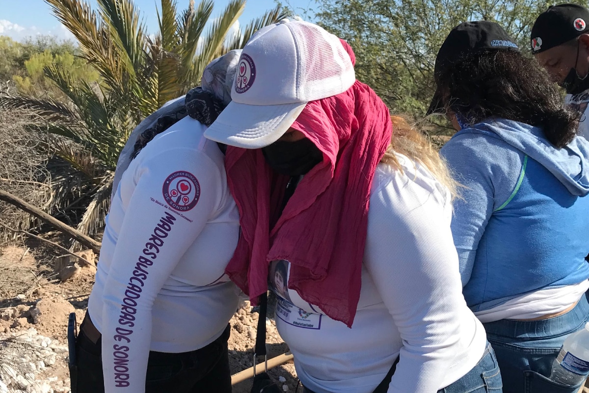 Foto: @buscadorasonora. Las Buscadoras de Sonora localizaron al menos 16 fosas clandestinas en la costa Hermosillo.