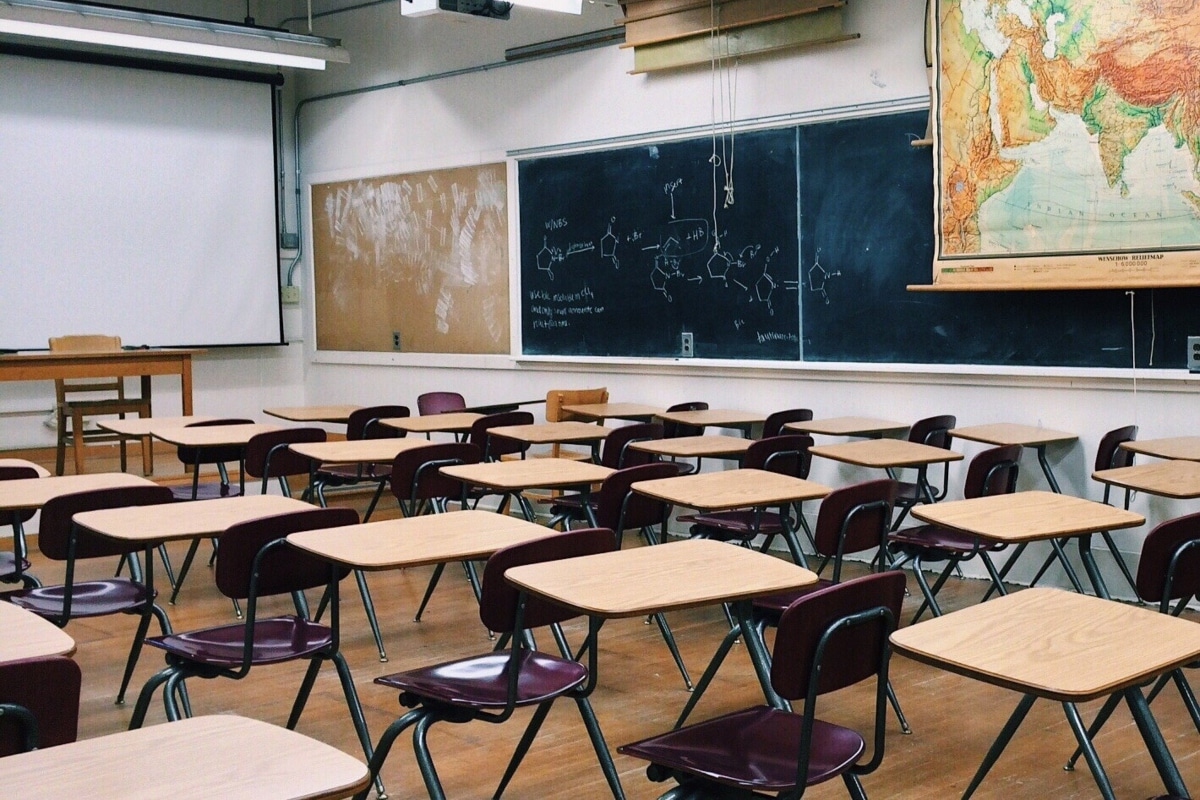 Una escuela en Argentina convocó a sus alumnos en traje de baño por ola de calor.