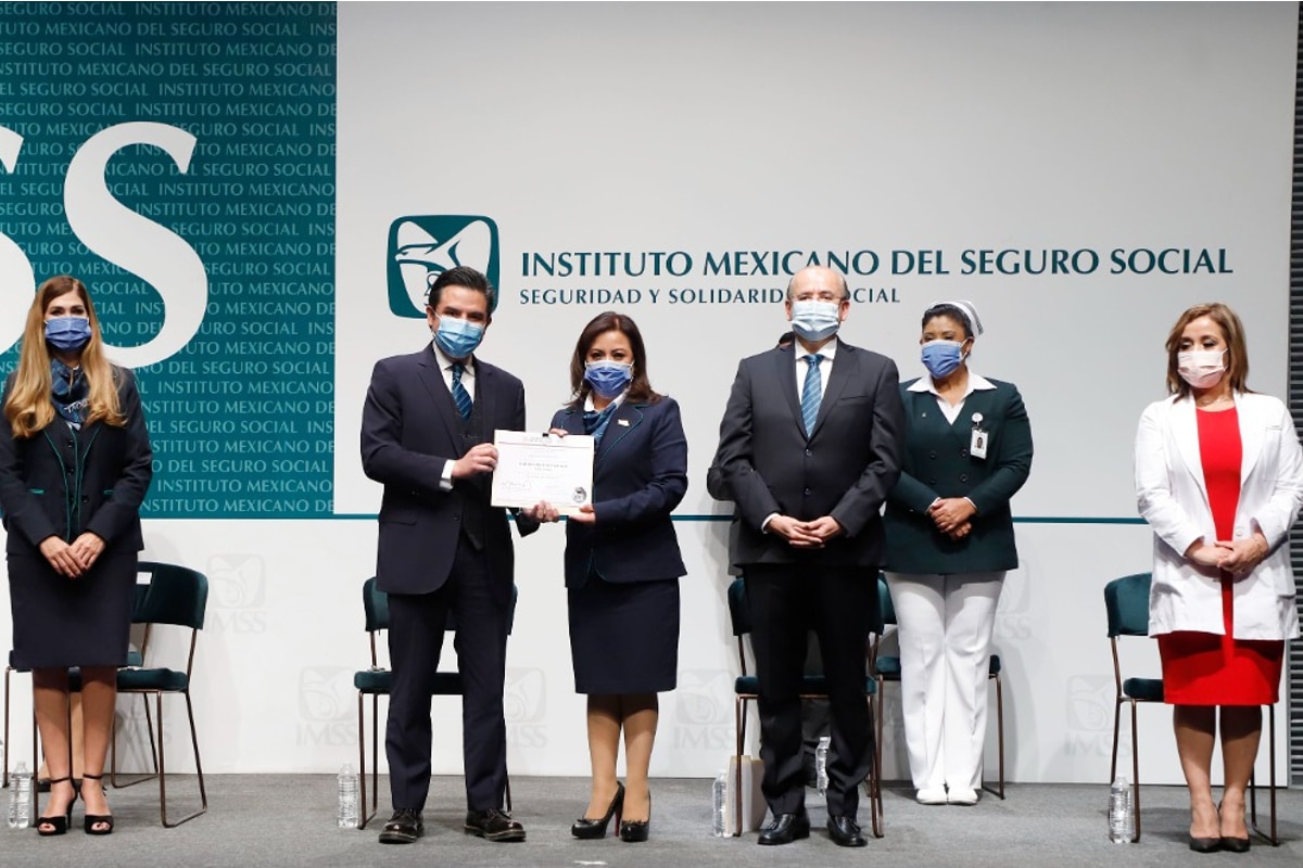 Foto: especial | El director general, Zoé Robledo, afirmó que el fin de profesionalizar a su personal es mejorar la atención a los derechohabientes.