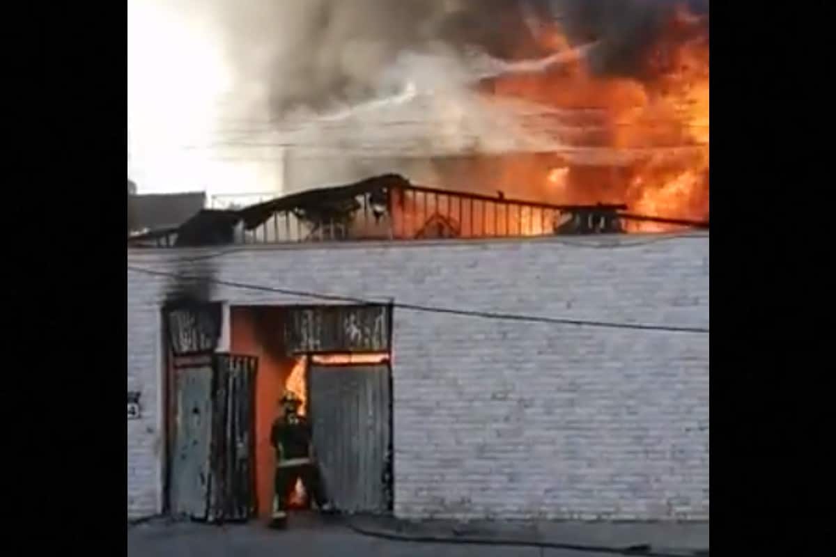 Incendio en casa habitación en Venustiano Carranza