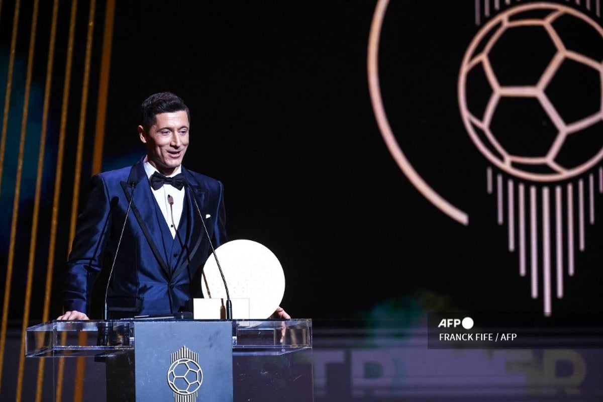 Foto: AFP | Robert Lewandowski fue reconocido como el mejor delantero de 2021.