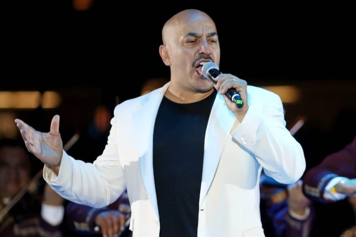 Lupillo Rivera da positivo a Covid-19 por segunda ocasión