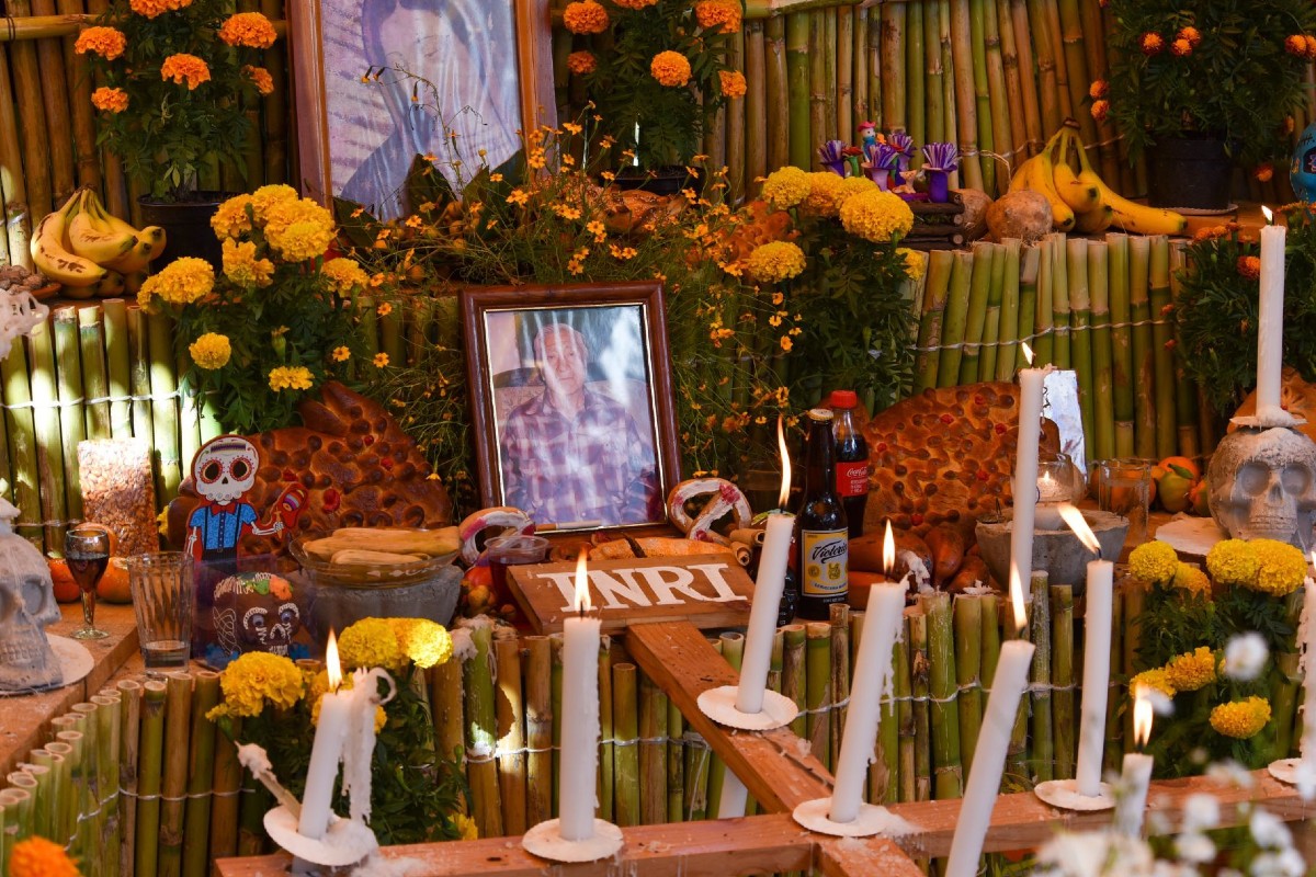 Celebran a sus muertos desde hace 45 años