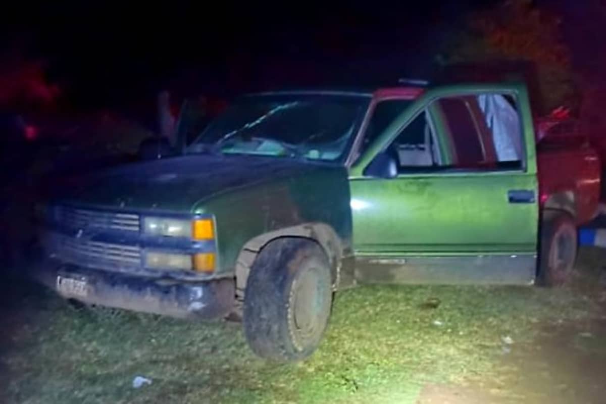 Elementos policiales localizaron los cuerpos en Tangamandapio.