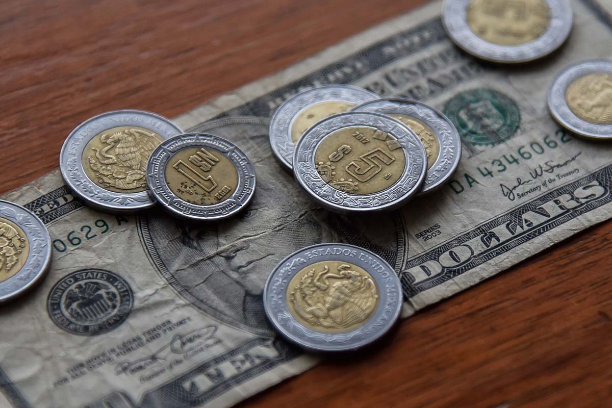 Tipo de cambio alcanza cotización máxima intradía de 21.2974 pesos por dólar