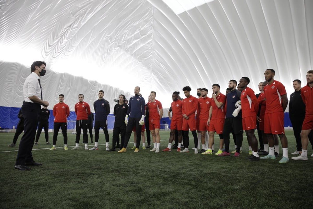 Trudeau visita selección previo al duelo contra el Tri 