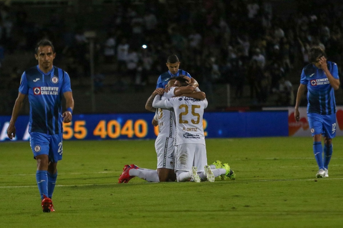 Pumas vs Cruz Azul