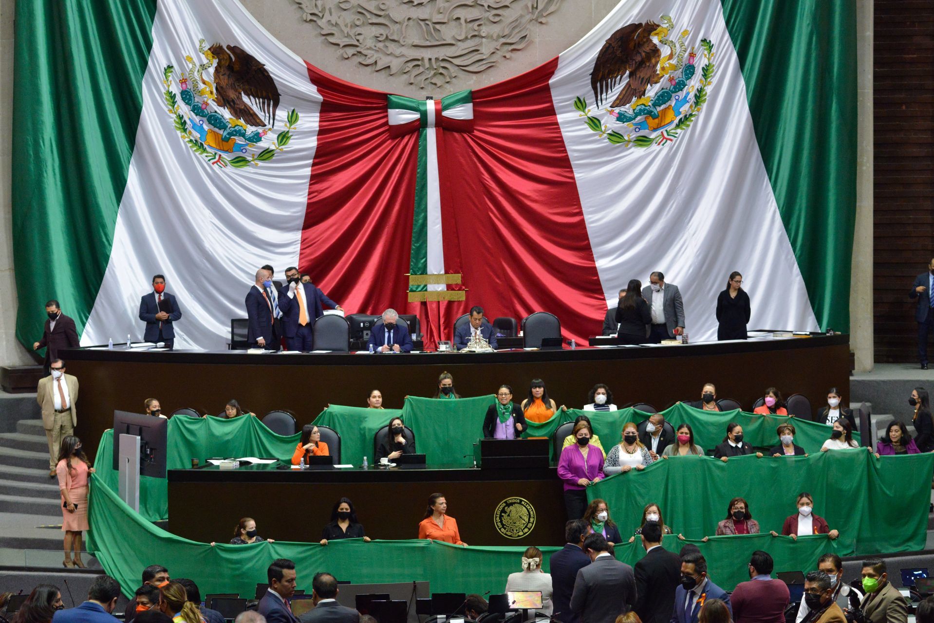 Lanza Senado un ¡Ya basta! a la violencia contra mujeres