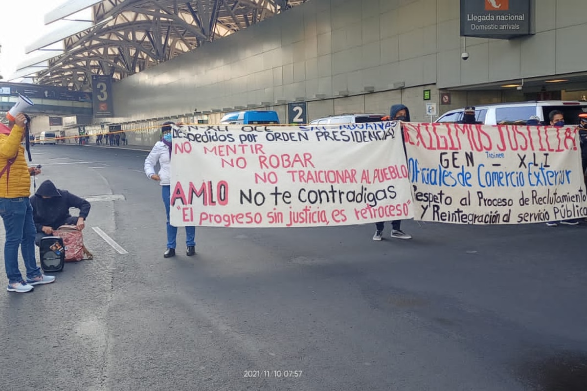 Foto: especial | El acceso a la Terminal 1 del AICM es afectado por segundo día, debido a la presencia de manifestantes.