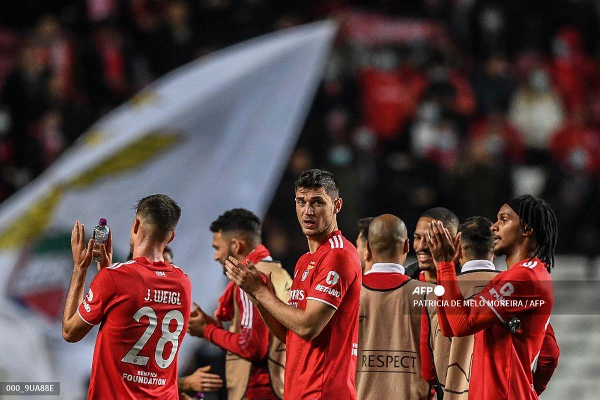 Benfica gana al Dinamo y se clasifica a octavos de Champions