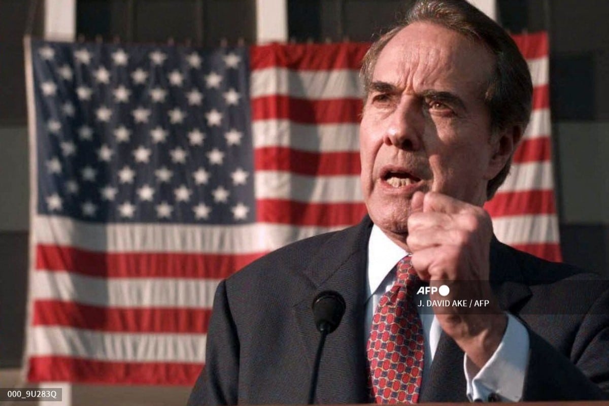 Bob Dole, exsenador y referente de la política en EU, muere a los 98 años