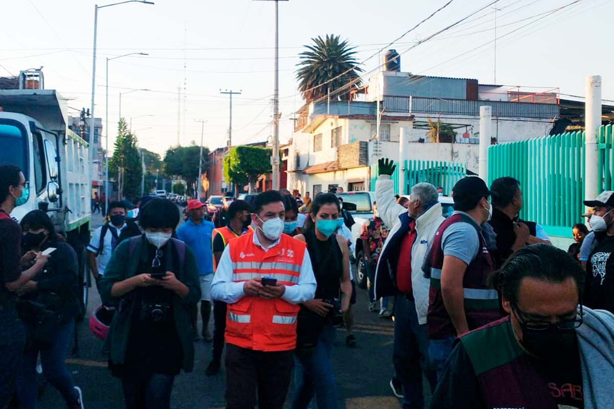 Integrantes de la caravana Migrante se dirigen al INM