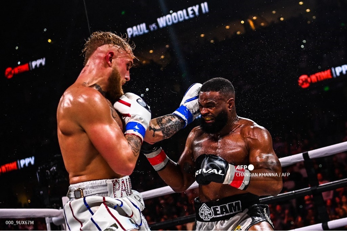 Foto: AFP | Jake Paul repitió su victoria contra Tyron Woodley en el Amalie Arena de Tampa, Florida.