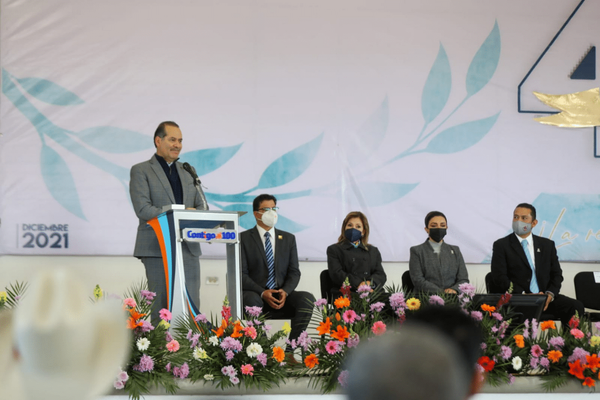 Foto: Especial | "Las y los maestros deben estar actualizados y preparados para enseñar nuevas tecnologías, ciencia e idiomas", señaló Orozco Sandoval en la celebración