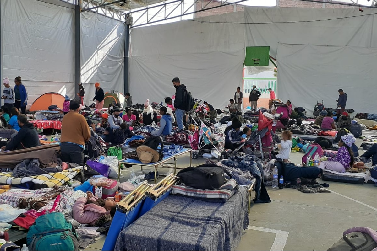 Foto: Jorge X. López | Los migrantes fueron instalados en carpas en la Casa del Peregrino, en Gustavo A. Madero.