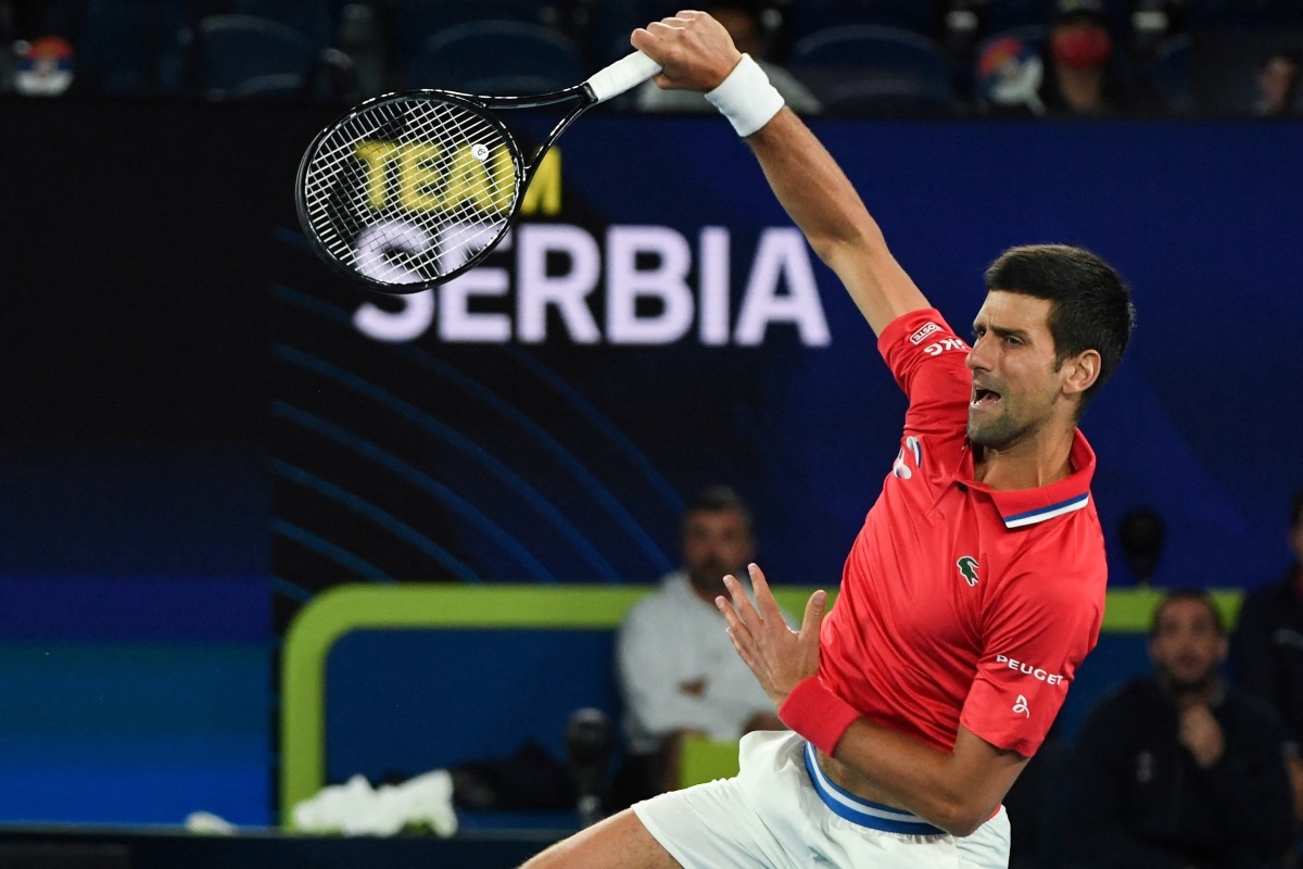 Foto: AFP | Luego de ser retenido por lo servicios de inmigración en Melbourne, el tenista serbio, Novak Djokovic, obtuvo un aplazamiento hasta el lunes