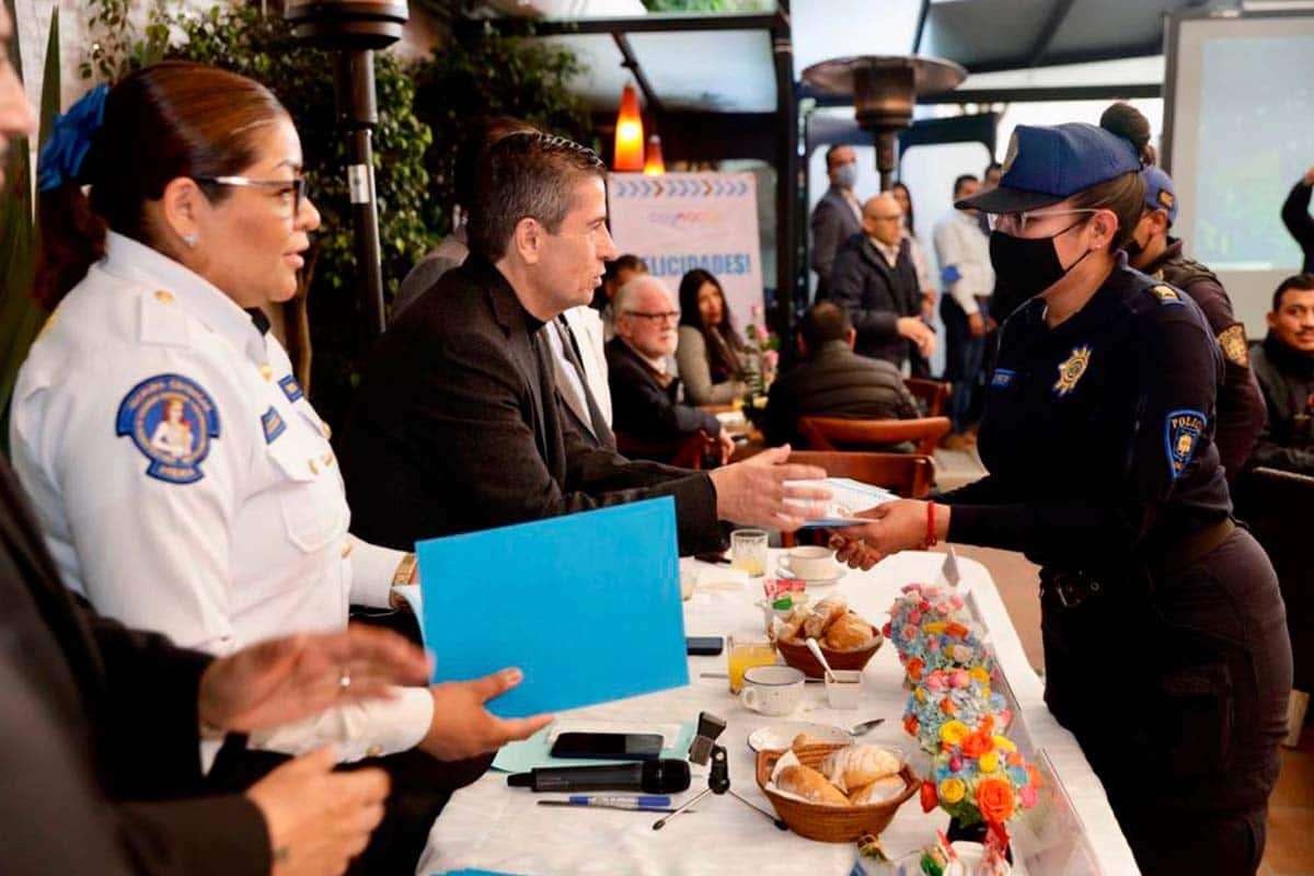 Celebran día del policía en Coyoacán 