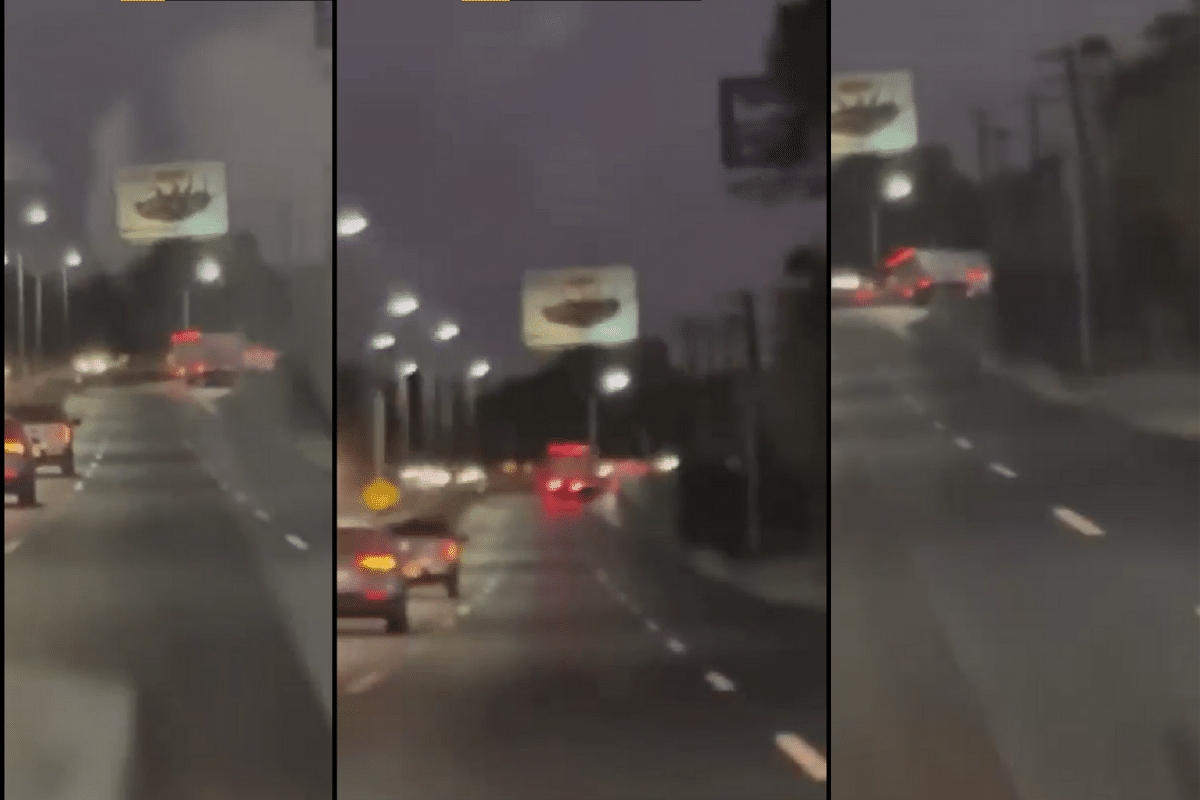 Foto: Captura de pantalla. Twitter@AtentosMTYSur | Tráiler se volteo en una curva pronunciado en una carretera de Monterrey