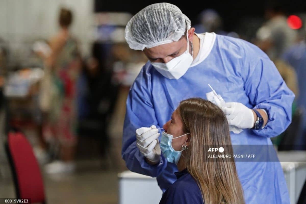 Foto: Alejandro Pagni / AFP | Ómicron, acelera contagios en tan sólo dos meses a la mitad de Europa