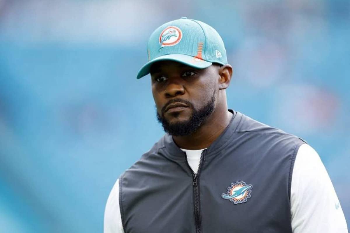 Empiezan despidos en la NFL, Delfines da las gracias al entrenador Brian Flores 