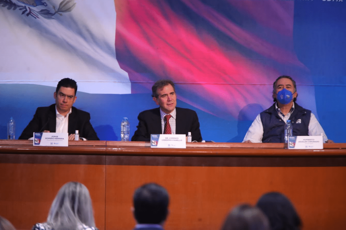 Foto: Twitter@lorenzocordovav | Lorenzo Córdova participó en la reunión plenaria del grupo parlamentario del Partido Acción Nacional (PAN) en la Cámara de Diputados