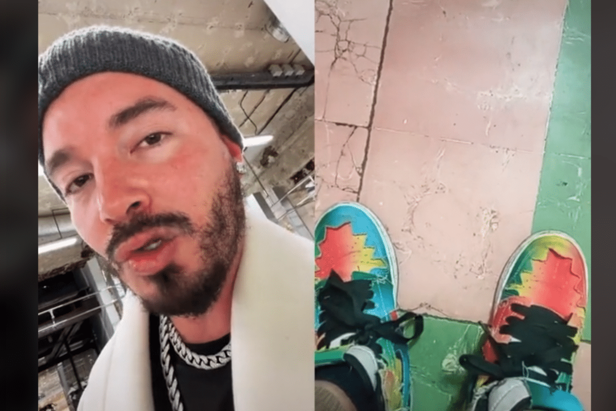 Foto: TikTok/ @JBalvin | J Balvin le regalara tenis a un pequeño atacado por usar réplicas